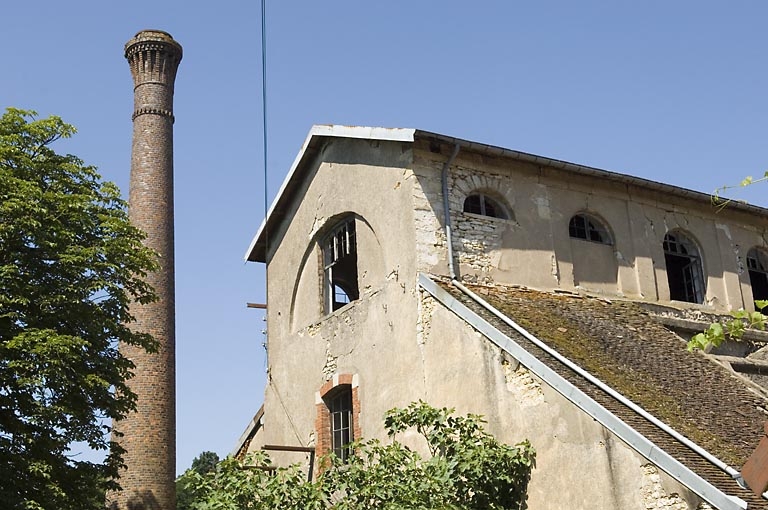 Cheminée et partie supérieure du haut fourneau.