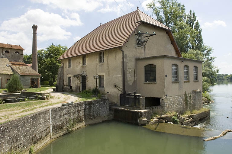 Moulin reconverti en centrale hydroélectrique.