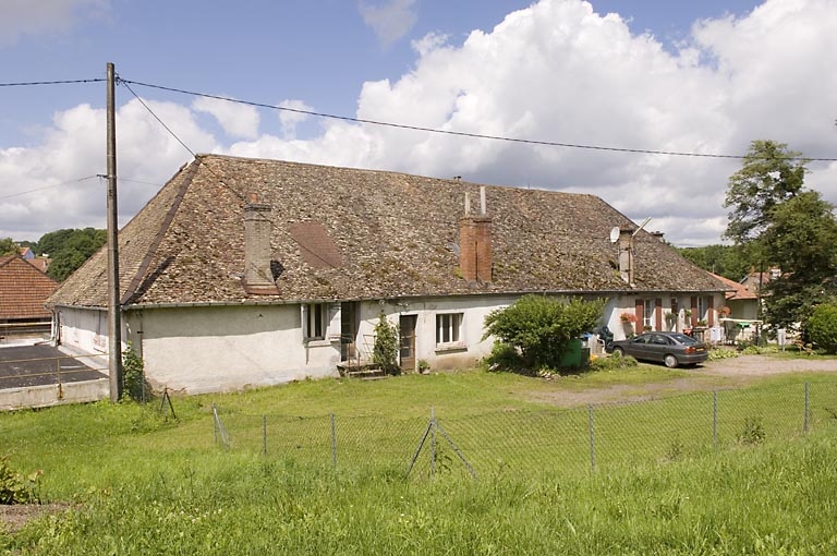 Logement ouvrier depuis l'est.