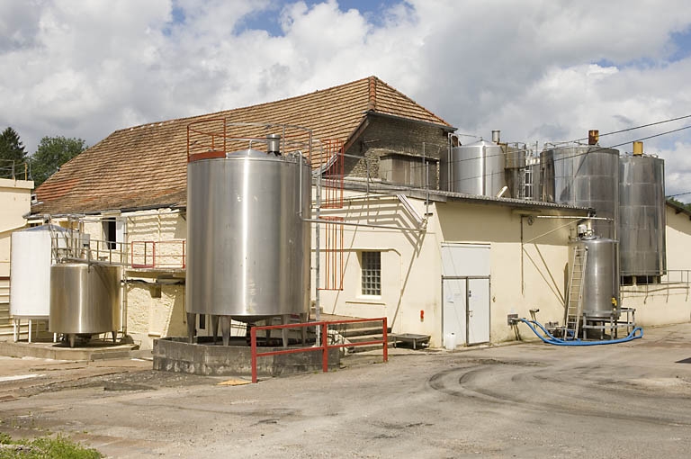Atelier de fonderie et adjonctions de la fromagerie.