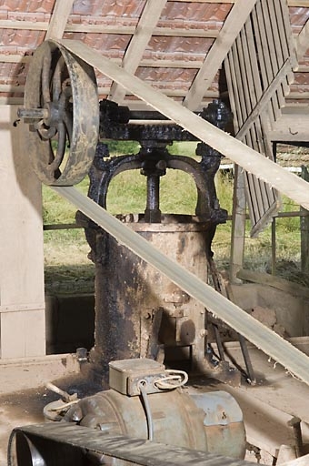 Malaxeur et moteur électrique.
