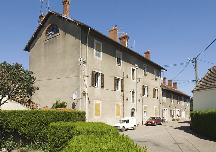 Façade est du logement ouvrier rue du Cornot.