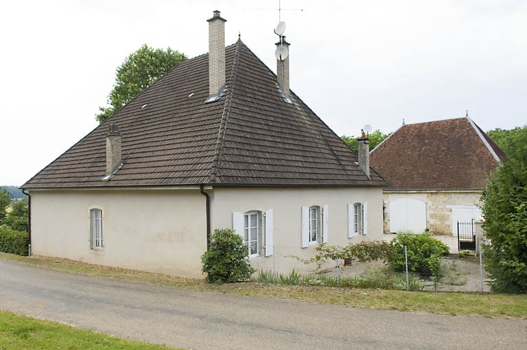 Logement patronal et haut fourneau.