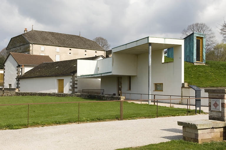 Vue d'ensemble de l'Ecomusée depuis l'entrée.