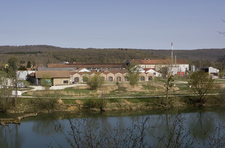 Vue d'ensemble depuis l'est.