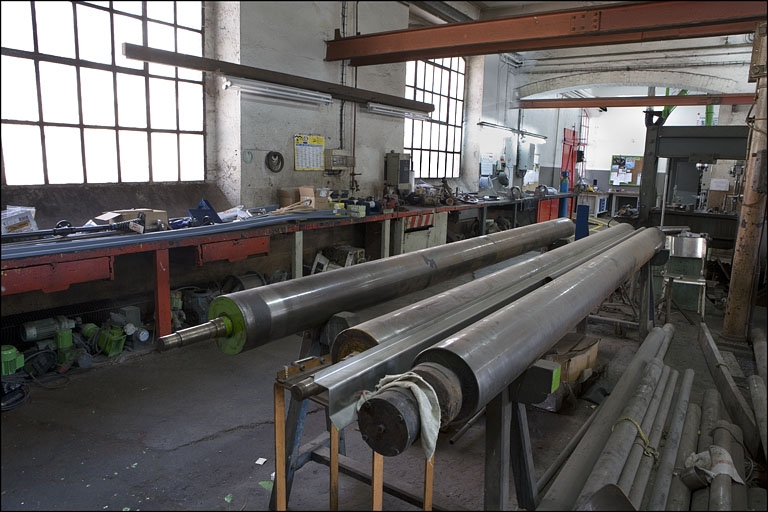 Atelier de réparation et de maintenance. Vue intérieure.