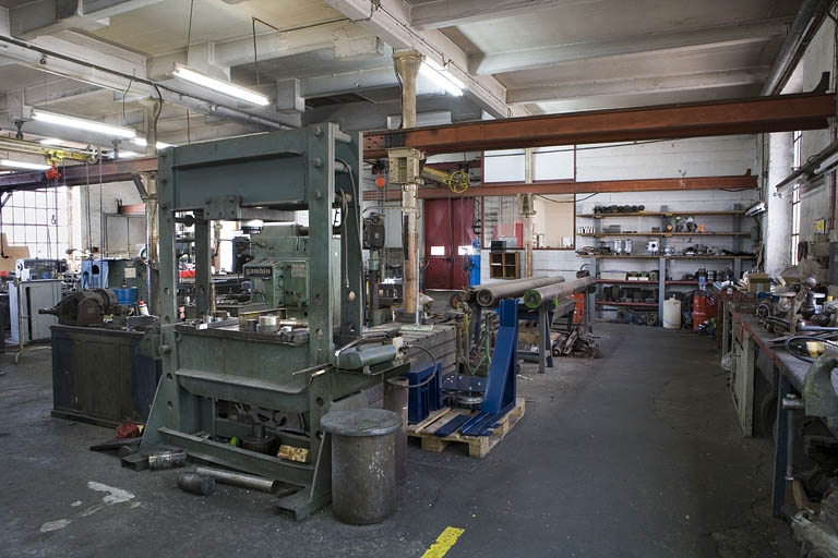 Atelier de réparation et de maintenance. Vue d'ensemble.