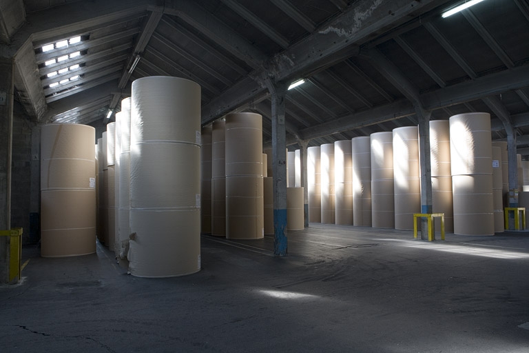 Magasin industriel. Stockage des bobines.