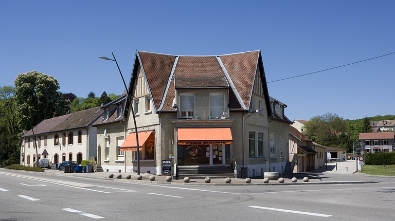 Magasin coopératif. Façade antérieure.