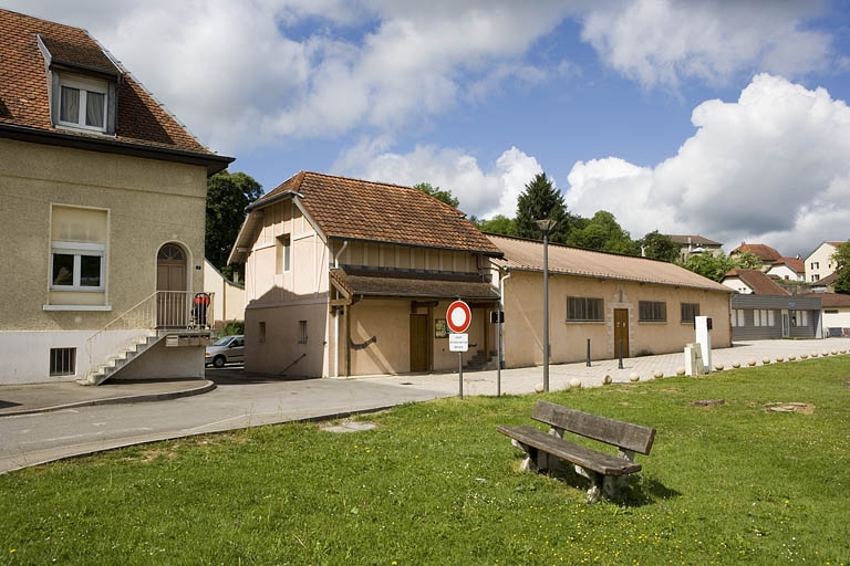 Salle des loisirs et de cinéma. Vue de trois quarts droite.