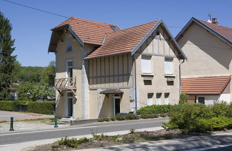 Conciergerie du logement patronal. Façade sur cour.