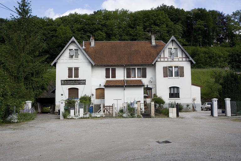 Logement d'ouvriers (3, 5 rue Weibel). Façade antérieure.