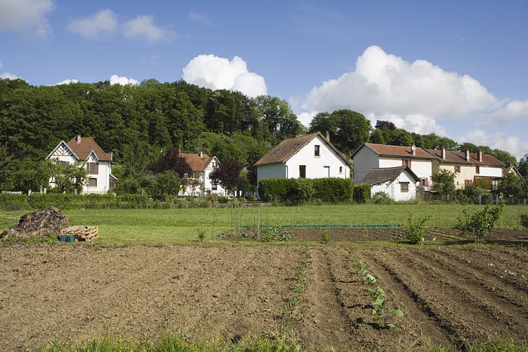 Les logements d'ouvriers de la rue Weibel. Vue depuis le sud.