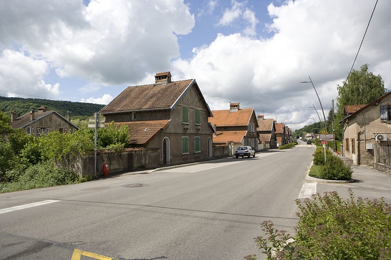 Cité Lehmann, de trois quarts gauche.