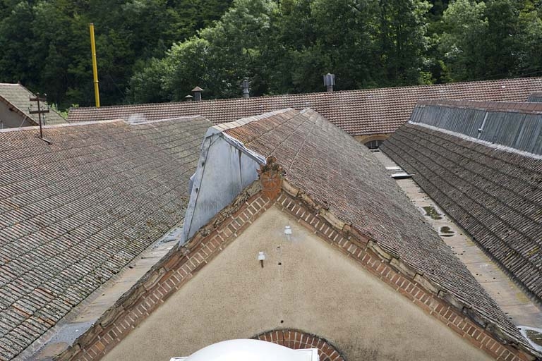 Atelier de fabrication. Acrotère.