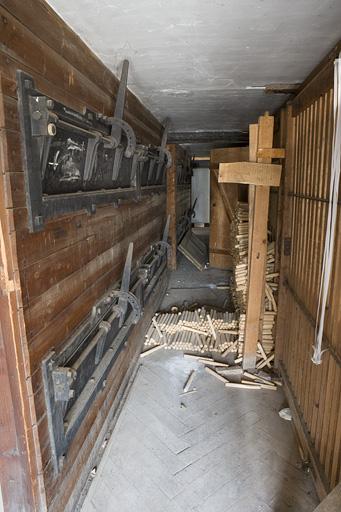 Atelier de façonnage (désaffecté). Détail du système d'ouverture des portes de ventilation.