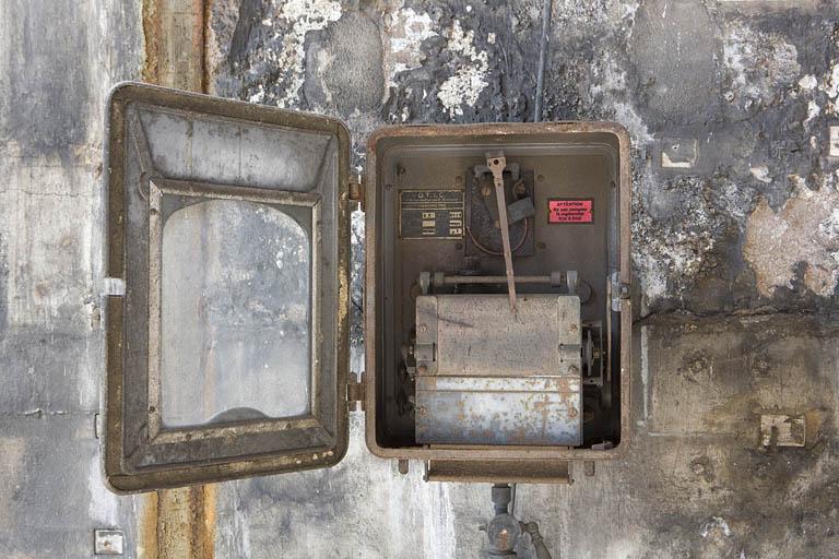 Chaufferie. Appareil enregistreur ouvert (manomètre).