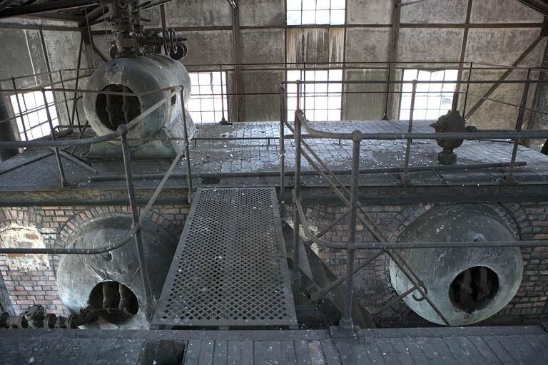 Chaufferie. Extrémité des bouilleurs de la partie supérieure de la chaudière.
