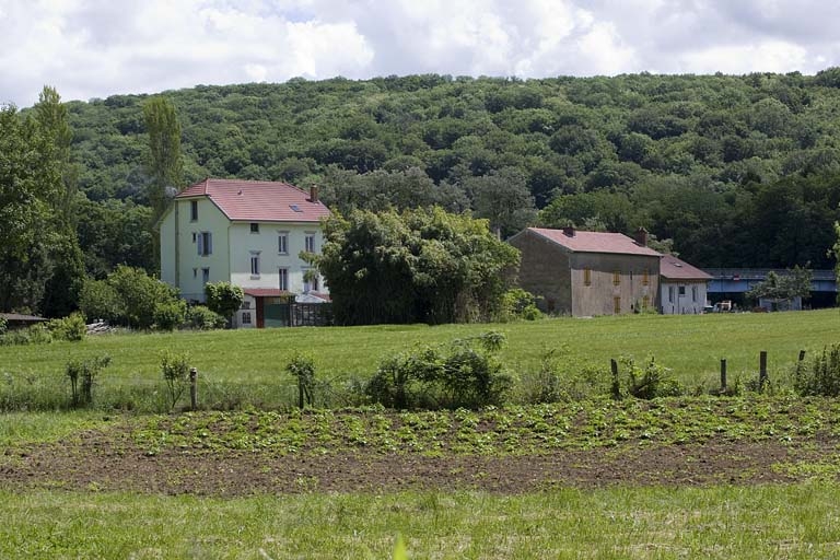Magasin coopératif et logement ouvrier (commune de Torpes).
