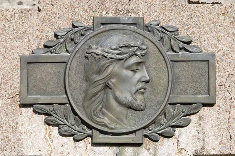 Détail : tête de Christ, bronze signé X. Ranel.