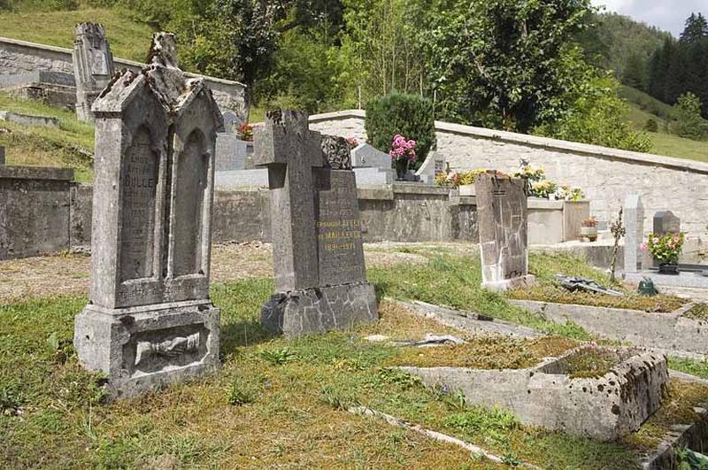 Le cimetière, vue du nord-est.