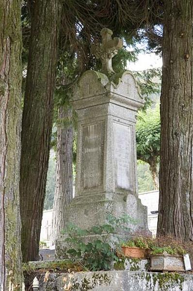 Tombeau des familles Monnier-Labrut (28e tombeau)