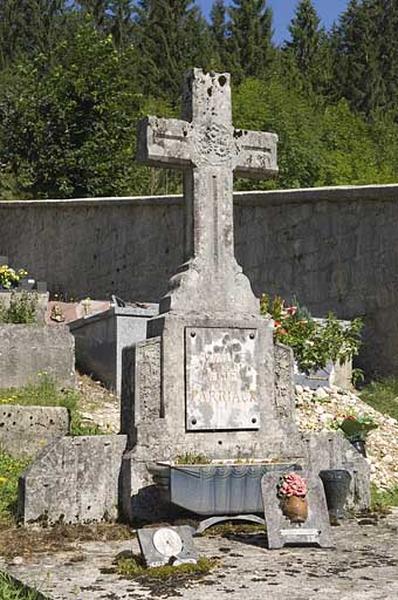 Vue générale de la stèle.