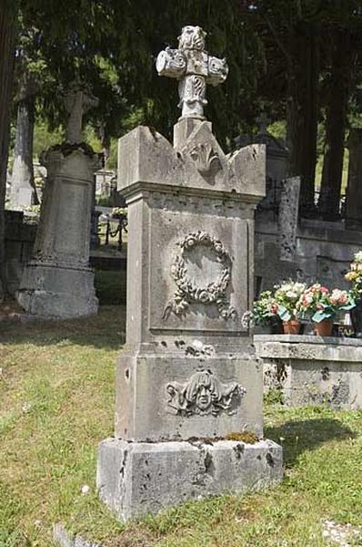Vue générale, face portant le décor.