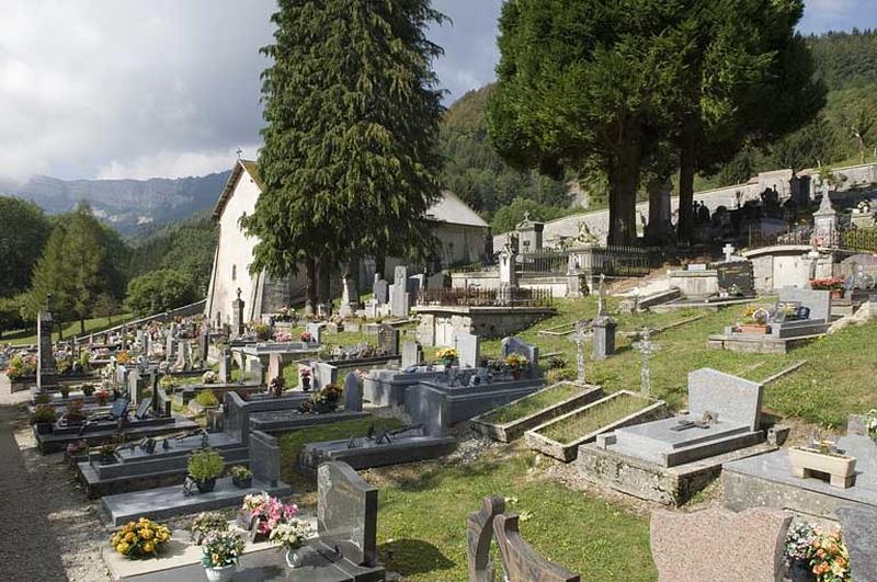 Le cimetière, vue du sud-est.