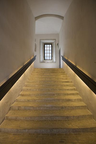 Escalier : première volée.