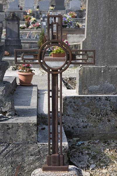 Croix funéraire des familles Ponard et Bailly-Maître-Grand
