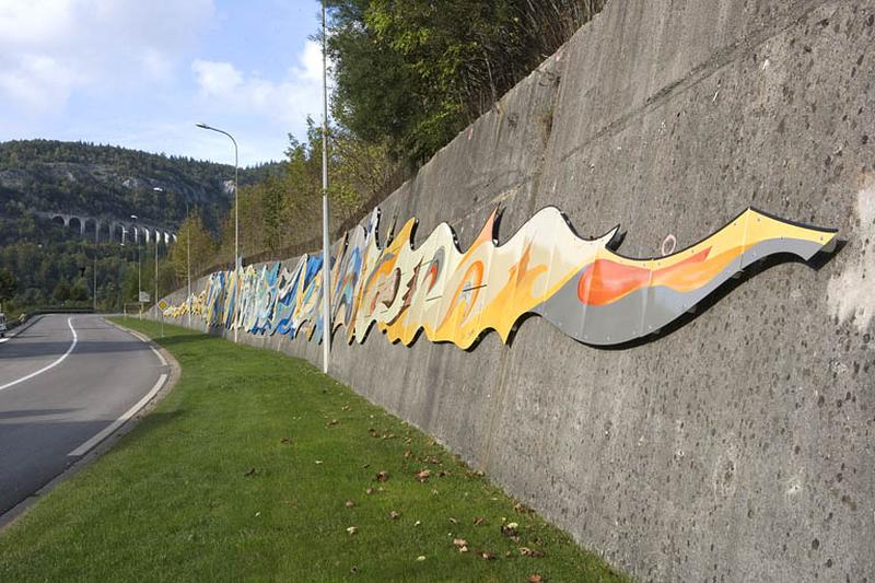 Emaillerie : oeuvre murale au long de la R.N. 5, par MM Plantec et Girod, 2009.