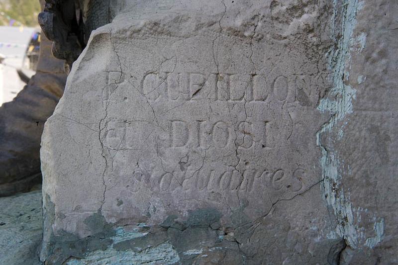 Signature des sculpteurs Curillon et Diosi.