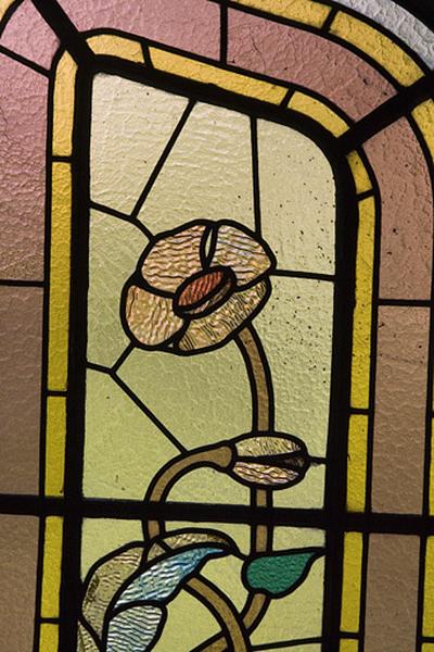 Troisième registre, verrière droite : coquelicot.
