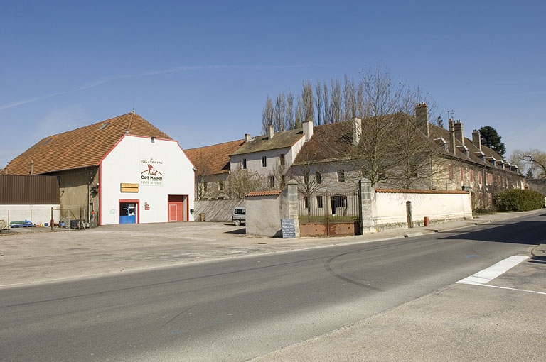 Vue d'ensemble depuis le sud-ouest.