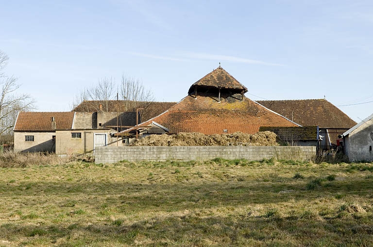 Bâtiment du four et séchoir depuis l'ouest.