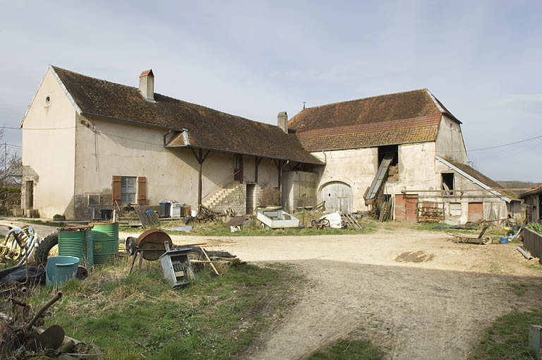 Vue de la ferme depuis l'est.