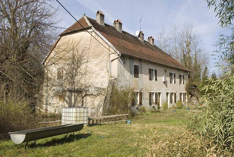 Logement d'ouvriers. Vue de trois quarts.