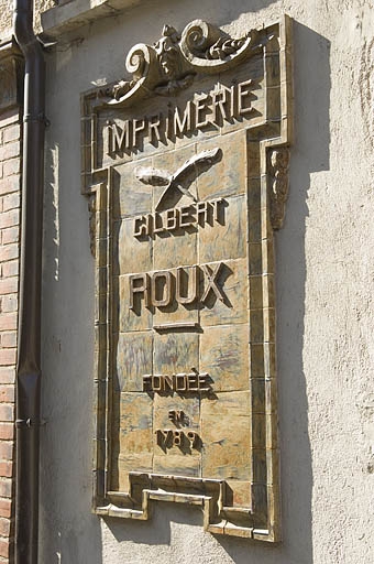 Cartouche en céramique.