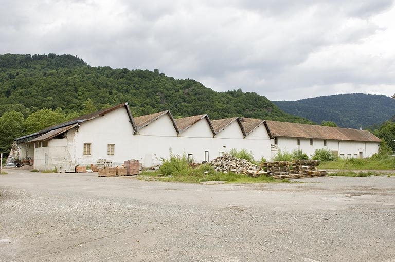 Atelier de fabrication (boulonnerie) depuis le sud.
