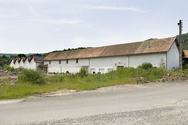 Atelier de fabrication (boulonnerie) depuis l'est.