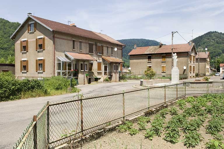 La cité ouvrière depuis le sud.