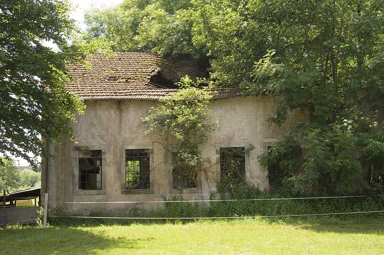 Atelier de fabrication en ruines.