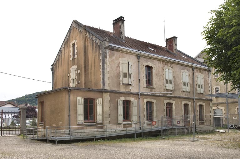 Façade postérieure du bâtiment des bureaux.