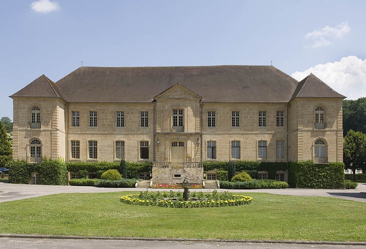 Logis abbatial. Vue de face.