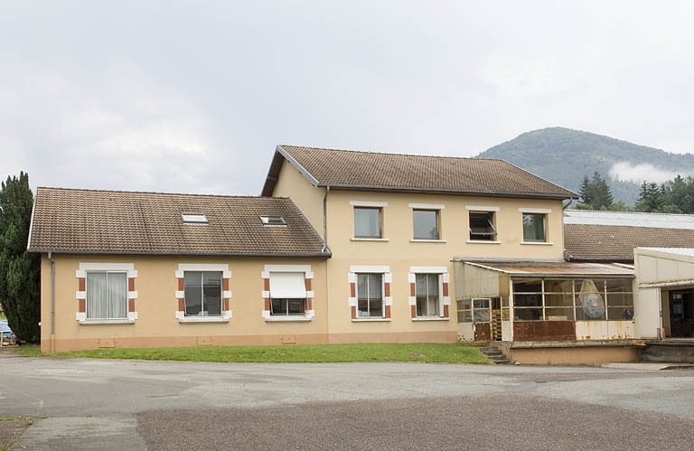 Façade sud des bureaux.
