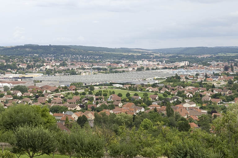 Vue d'ensemble depuis le sud-ouest.