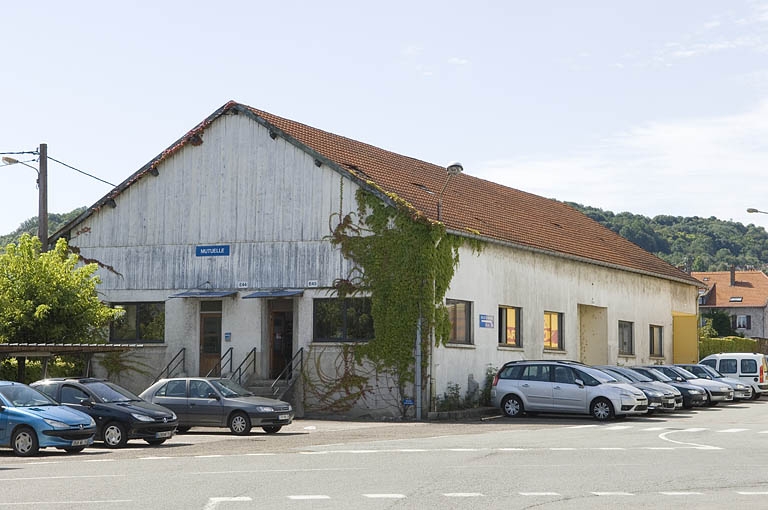 Magasin industriel (actuellement reprographie).