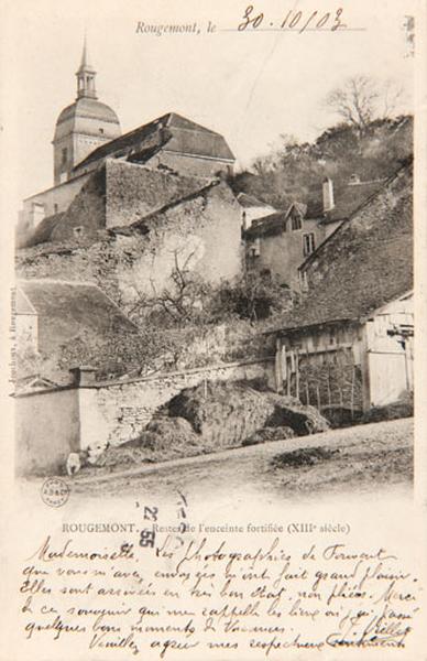 ROUGEMONT. Restes de l'enceinte fortifiée (XIIIe siècle).