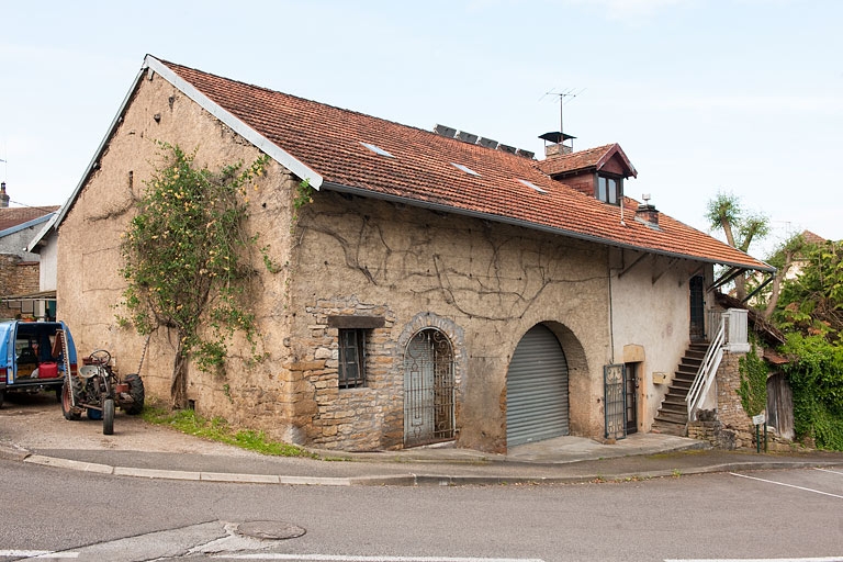 Ferme au 2 rue Maurice Demeusy (2010 AL 416).